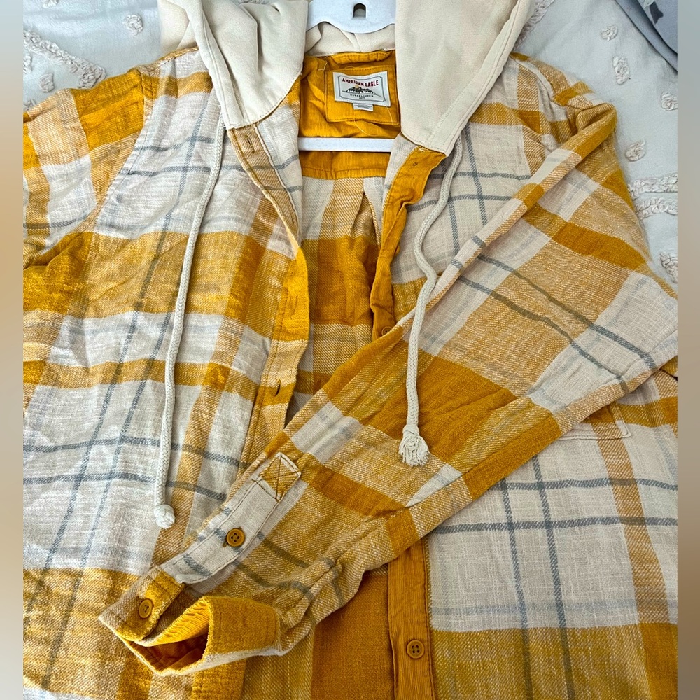 american eagle size m. shacket. great fall/winter staple.